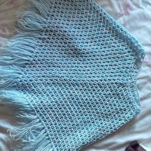 Ice blue handmade crochet poncho - Picture 4 of 4